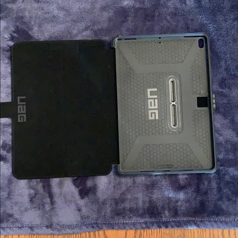 IPad Air 3rd generation UAG case fits 10.2 screen - Picture 2 of 3